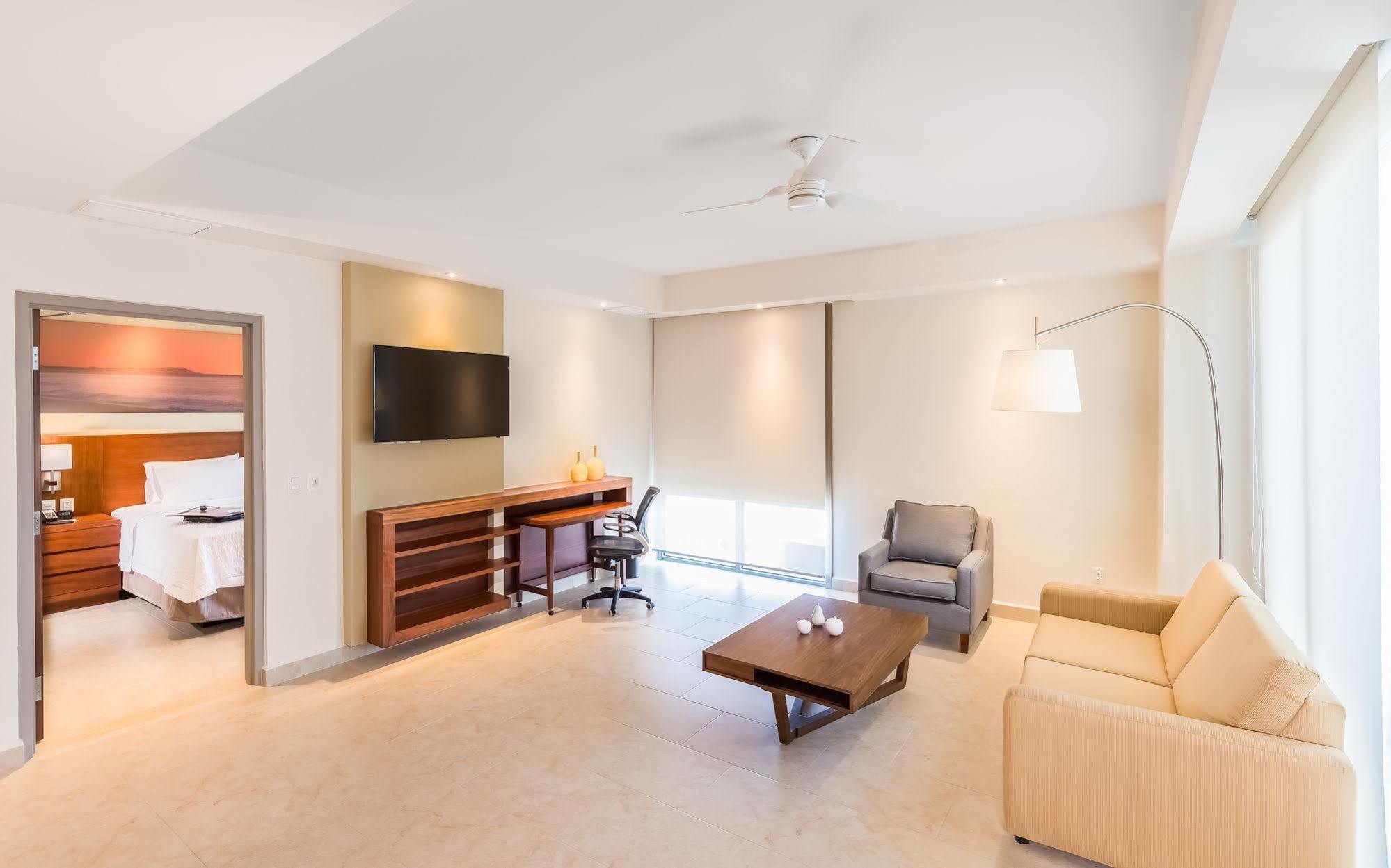 Hampton Inn & Suites By Hilton Los Cabos San Jose del Cabo Exterior photo